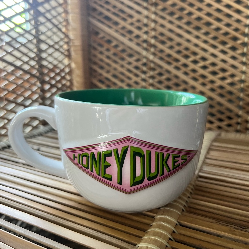 Universal Studios Wizarding World of Harry Potter Honey Dukes Mug